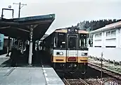 ホーム（蛸島行きの列車が停車）（2005年3月）
