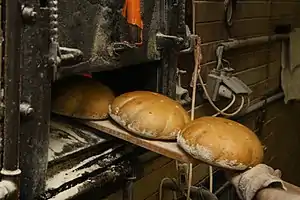11. パンが完成する。