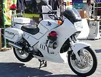 VFR750PW(千葉県警察)