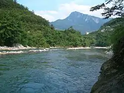 南陽鎮を流れる湘坪河