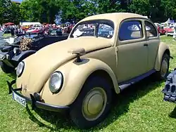 フォルクスワーゲン・タイプ82E（1941-44年）、キューベルワーゲンのシャーシにKdFのボディを載せたもの、1945年からタイプ51に名称変更。