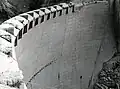 越水で損傷したダム天端