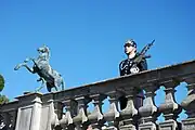 スウェーデン近衛兵が装備する着剣状態のAk 5小銃