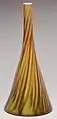 ドレッサー、リンソープアート陶器花瓶（1879-1882）