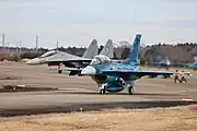 軍用の飛行機の例、F-2およびSu-30MKI