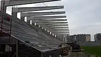 建設中の東スタンド