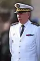夏季正装の海軍中将。ジャン＝ミシェル・レナフ（2012年5月10日）