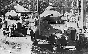 ヴィッカース・クロスレイ装甲車。アルゼンチンに導入されたのはこれと同系統の6x4型(後輪がダブルタイヤ)である。(画像は日本海軍のもの)