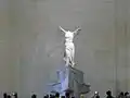 台座の上の像