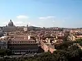 城の頂上から眺めた風景。バチカンのサン・ピエトロ大聖堂が見える。
