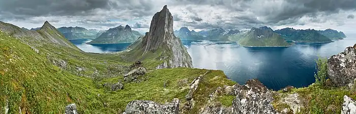 フィヨルド(ノルウェートロムス県センジャ島)
