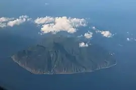 御蔵島の東上空より撮影