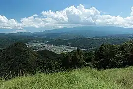 山頂部のテイクオフポイントから南の眺望 最奥の山体は天城山