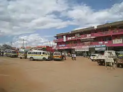 バスやマタツが集まるボイの町