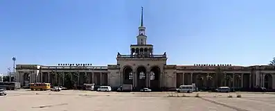 駅舎全景