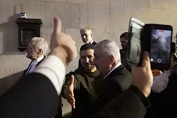 ウェストミンスター会堂に向かうゼレンスキー大統領