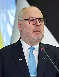 エストニア  アラル・カリス（大統領）