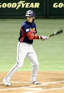 左打席に立つ西岡剛
