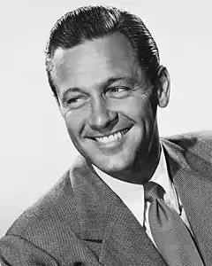 ウィリアム・ホールデン、11月12日死去