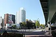 矢場とん（左側）