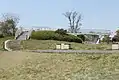 湾岸長島PA（下り線側）の展望台には第二名神建設で使われたものと同型のセグメントが使用されている。