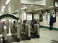 改札口