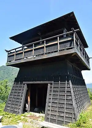 城跡に建つ、模擬櫓。