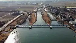 沈砂池と分水施設
