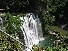 ヤイツェの滝