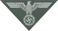 大戦後期の支給軍服の鷲章は「野戦灰色」（軍服と共に茶色が強い色調に変化していた）の三角形の台布に刺繍ないし染めつけた