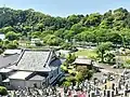 大慈悲院（正面駐車場奥の谷を大慈悲院川が流れる）