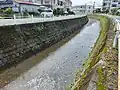 静岡市立東豊田小学校脇を流れる大慈悲院川