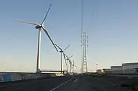 ウインド・パワーかみす 上:第1洋上風力発電所 下:第2洋上風力発電所