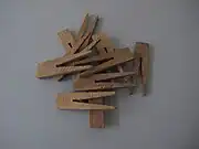 安価な木で大量に作ったもの