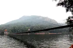 二郎山と石漫灘ダム湖