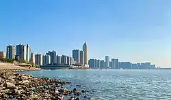 長江沿いの市街地