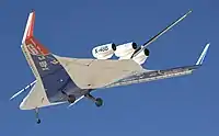下から見た初飛行時のX-48B