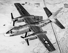飛行するXA2J-1 124439号機(1952年撮影)
