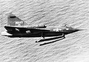 飛行するXF2Y-1 137634号機(1954年撮影)