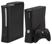 Xbox 360 エリートとXbox 360 Sとコントローラ