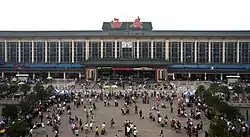 城壁上から望む西安駅