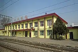 下花園駅構内