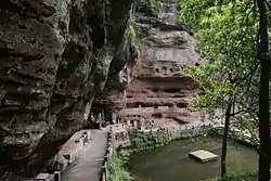 斉雲山の石窟群