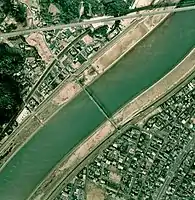 1974年。歩道橋併設前、現橋拡幅前。