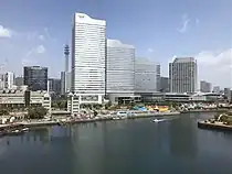 みなとみらいの景色、クイーンズスクエア横浜方面を望む