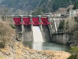矢作第二ダム（岐阜県恵那市串原、2008年（平成20年）5月）