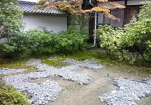 瑞龍寺の中庭（本丸跡）