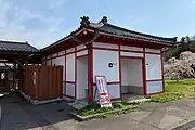 靴洗い場と改札内のトイレ（2020年4月）