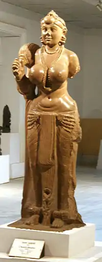 ヤクシー像（ディーダルガンジ出土）