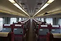 簡易アコモ改造車では天井部分などに国鉄時代の面影が残る
